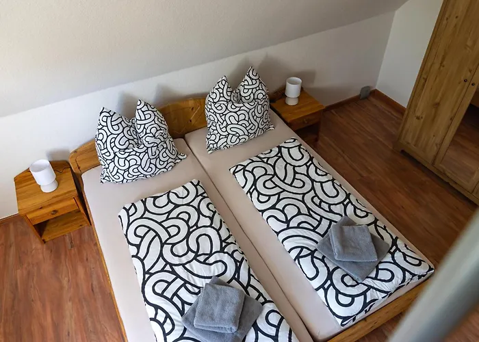 Schoene Aussicht בית נופש *